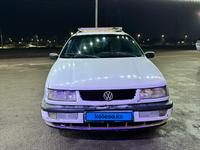 Volkswagen Passat 1994 годаүшін1 500 000 тг. в Тараз