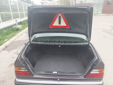 Mercedes-Benz E 200 1992 года за 1 250 000 тг. в Шымкент – фото 13