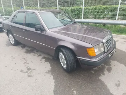 Mercedes-Benz E 200 1992 года за 1 250 000 тг. в Шымкент – фото 2