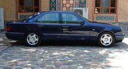 Mercedes-Benz E 280 1997 года за 4 100 000 тг. в Шымкент – фото 2