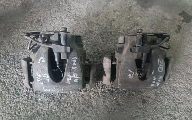 Суппорта на Мерседес Е-класс 210-й кузов за 10 000 тг. в Алматы