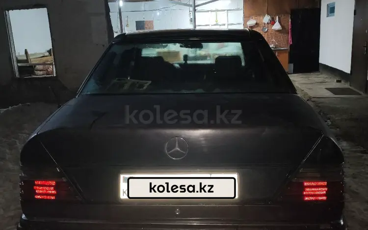 Mercedes-Benz E 260 1990 годаfor1 300 000 тг. в Алматы