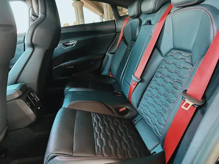 Audi e-tron GT 2023 года за 80 000 000 тг. в Алматы – фото 34