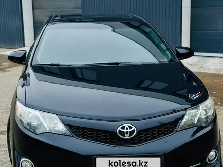 Toyota Camry 2014 года за 5 200 000 тг. в Уральск – фото 2