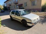 Volkswagen Golf 1997 годаүшін680 000 тг. в Караганда – фото 2