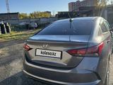 Hyundai Accent 2021 года за 6 900 000 тг. в Петропавловск – фото 3