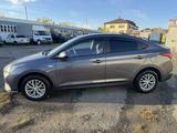 Hyundai Accent 2021 года за 6 900 000 тг. в Петропавловск – фото 2