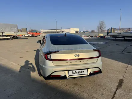 Hyundai Sonata 2022 года за 11 000 000 тг. в Уральск – фото 6