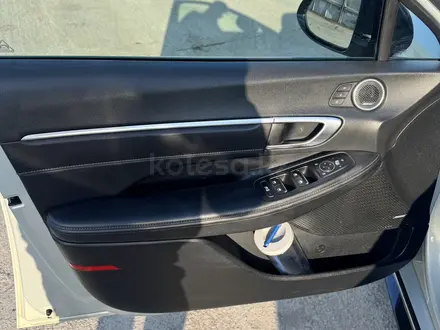 Hyundai Sonata 2022 года за 11 000 000 тг. в Уральск – фото 8