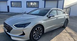 Hyundai Sonata 2022 года за 11 500 000 тг. в Уральск – фото 2