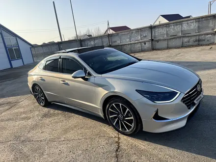 Hyundai Sonata 2022 года за 11 000 000 тг. в Уральск
