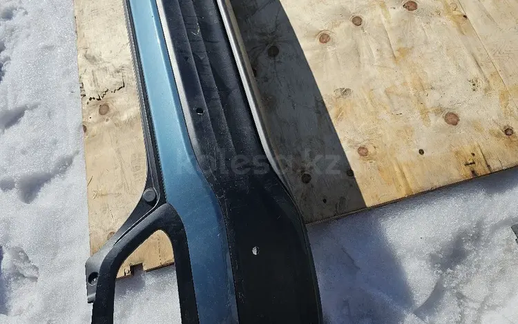 Бампер задний оригинал под парктроники за 100 000 тг. в Астана