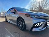 Toyota Camry 2022 года за 14 000 000 тг. в Жезказган – фото 2