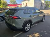 Toyota RAV4 2021 года за 14 700 000 тг. в Караганда – фото 4