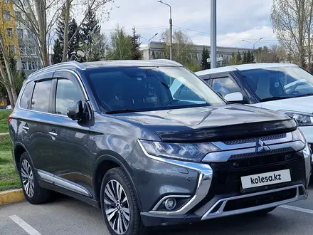 Mitsubishi Outlander 2019 года за 14 300 000 тг. в Усть-Каменогорск – фото 2