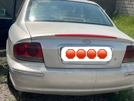 Hyundai Sonata 2002 года за 1 600 000 тг. в Шымкент – фото 2