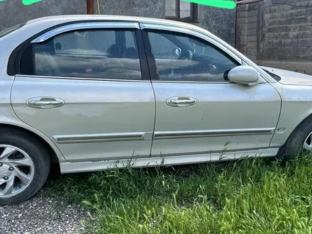 Hyundai Sonata 2002 года за 1 600 000 тг. в Шымкент – фото 3
