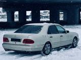 Mercedes-Benz E 230 1997 года за 1 100 000 тг. в Алматы – фото 4