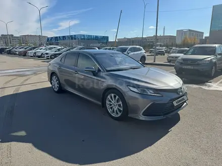 Toyota Camry 2023 года за 13 000 000 тг. в Астана – фото 2