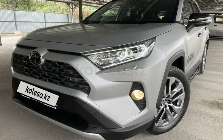 Toyota RAV4 2022 года за 19 500 000 тг. в Алматы