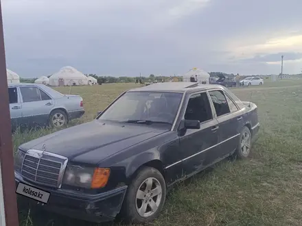 Mercedes-Benz E 260 1992 года за 900 000 тг. в Астана – фото 4