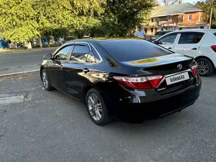 Toyota Camry 2015 года за 9 300 000 тг. в Тараз – фото 2