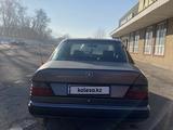 Mercedes-Benz E 220 1992 годаfor1 800 000 тг. в Есик – фото 3