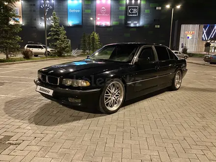 BMW 740 2000 года за 6 500 000 тг. в Алматы