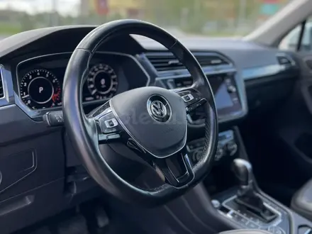 Volkswagen Tiguan 2017 года за 12 490 000 тг. в Костанай – фото 16