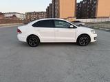 Volkswagen Polo 2017 года за 5 950 000 тг. в Атырау – фото 2