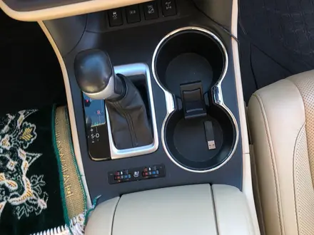 Toyota Highlander 2014 года за 15 000 000 тг. в Атырау – фото 12