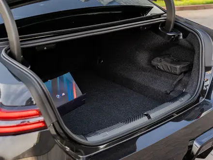 BMW M5 2026 года за 97 000 000 тг. в Алматы – фото 31
