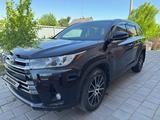 Toyota Highlander 2019 года за 21 000 000 тг. в Караганда
