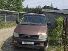 Toyota Town Ace Noah, 1997