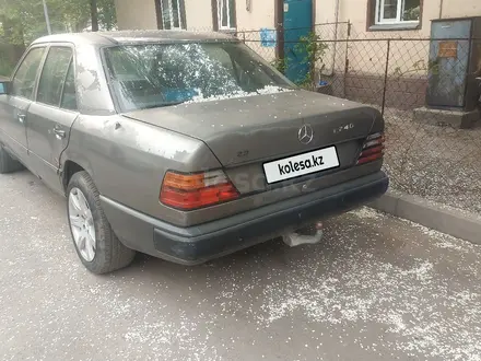 Mercedes-Benz E 220 1987 года за 950 000 тг. в Алматы – фото 3