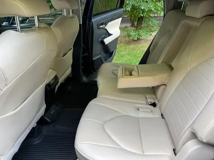 Toyota Highlander 2023 года за 30 000 000 тг. в Алматы – фото 12