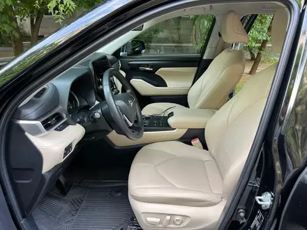 Toyota Highlander 2023 года за 30 000 000 тг. в Алматы – фото 14