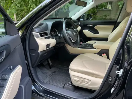 Toyota Highlander 2023 года за 30 000 000 тг. в Алматы – фото 13