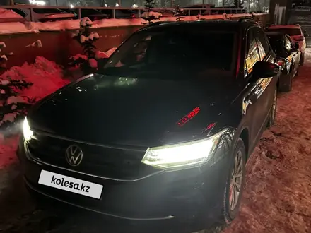 Volkswagen Tiguan 2021 года за 13 900 000 тг. в Алматы – фото 2