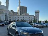 Kia K7 2017 года за 10 000 000 тг. в Астана