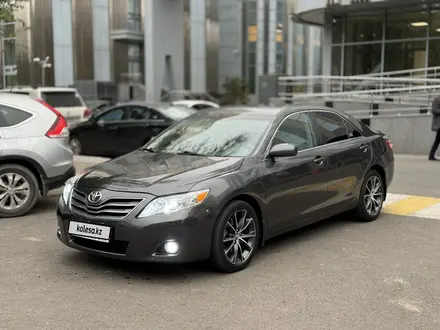 Toyota Camry 2009 года за 6 500 000 тг. в Атырау – фото 2