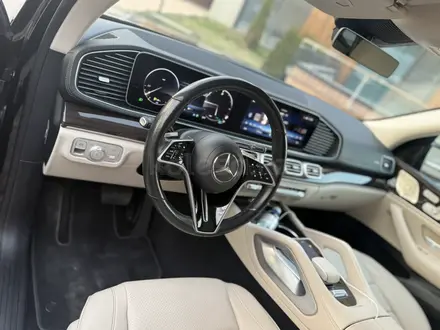 Mercedes-Benz GLS 450 2023 года за 51 000 000 тг. в Алматы – фото 11