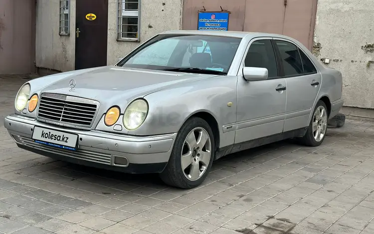 Mercedes-Benz E 320 1997 года за 2 500 000 тг. в Астана