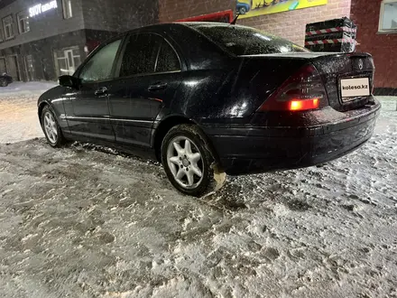 Mercedes-Benz C 180 2004 года за 3 300 000 тг. в Астана – фото 3