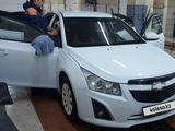 Chevrolet Cruze 2013 года за 3 500 000 тг. в Актау – фото 2