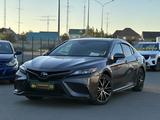 Toyota Camry 2022 года за 14 700 000 тг. в Костанай