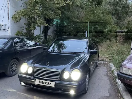 Mercedes-Benz E 280 1996 года за 3 500 000 тг. в Караганда