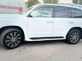 Lexus LX 570 2010 годаүшін22 000 000 тг. в Астана – фото 2