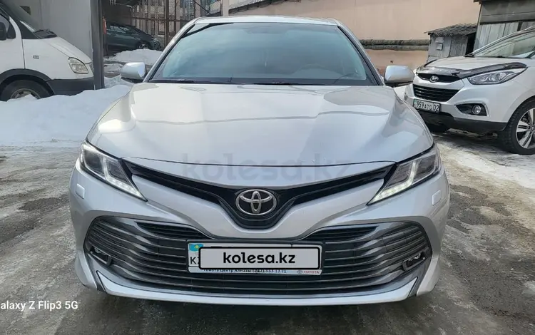 Toyota Camry 2021 года за 14 000 000 тг. в Алматы