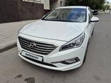 Hyundai Sonata 2016 годаfor7 400 000 тг. в Астана – фото 2